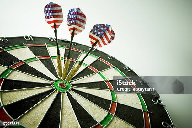 Dart Stockfoto und mehr Bilder von Amerikanische Flagge - Amerikanische Flagge, Begraben, Bildschärfe