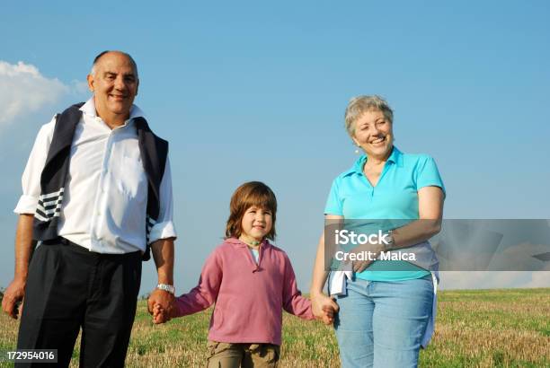 Photo libre de droit de Grandsparents banque d'images et plus d'images libres de droit de 4-5 ans - 4-5 ans, Adulte, Adulte d'âge mûr