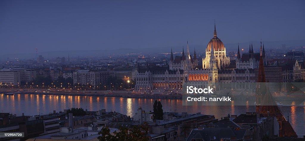 Будапешт ночью - Стоковые фото Архитектура роялти-фри