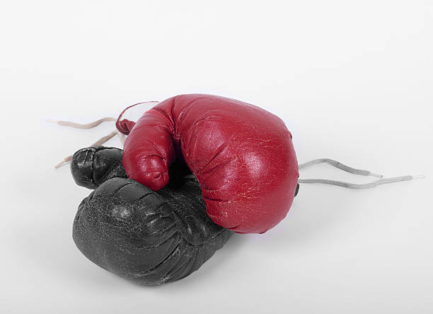 le meilleur des deux mondes - boxing glove sports glove isolated old photos et images de collection