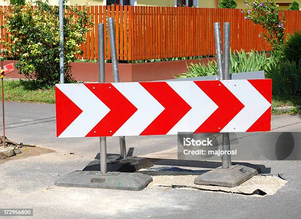 Road Barrier Stockfoto und mehr Bilder von Ausfahrtsschild - Ausfahrtsschild, Baustellenabsperrung, Begrenzung
