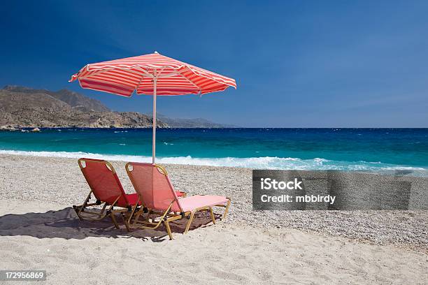 일광욕 의자 파라솔 해변의 0명에 대한 스톡 사진 및 기타 이미지 - 0명, 게으름, 고독-개념