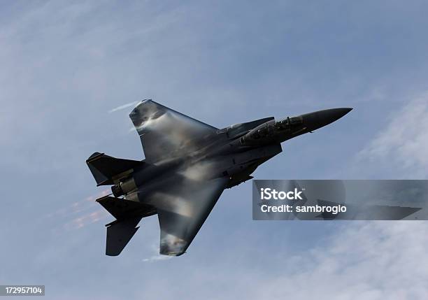 Photo libre de droit de Trainée Davion banque d'images et plus d'images libres de droit de Armée de l'air - Armée de l'air, Cockpit, Aile d'avion