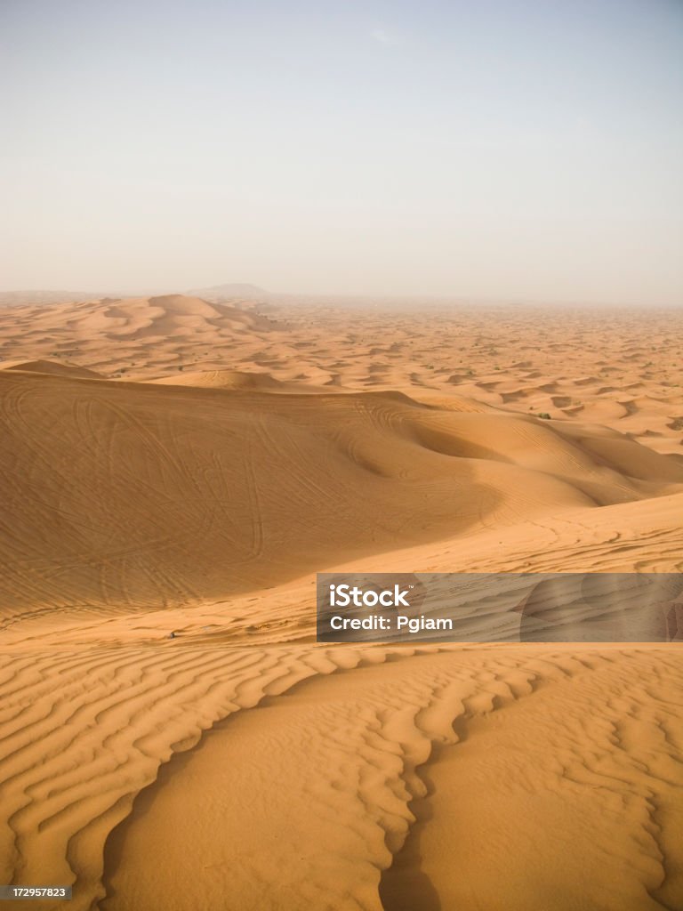 Dunas de arena en el crepúsculo. - Foto de stock de Abstracto libre de derechos