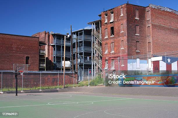 Cancha De Básquetbol Foto de stock y más banco de imágenes de Ciudad - Ciudad, Baloncesto, Holyoke