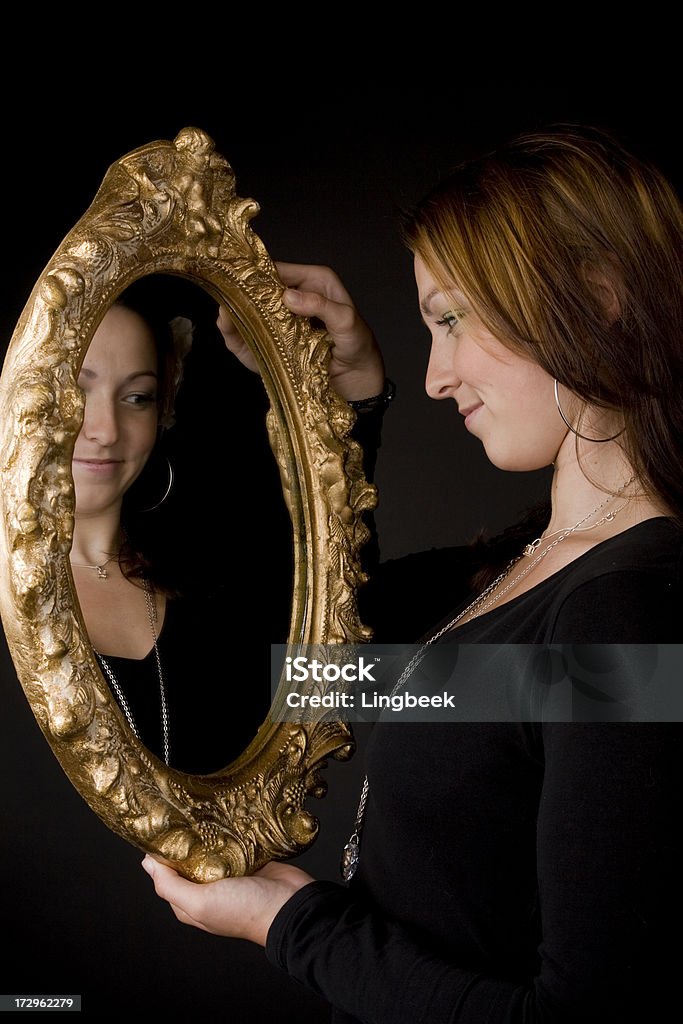 Liebe in einem Spiegel - Lizenzfrei Frauen Stock-Foto