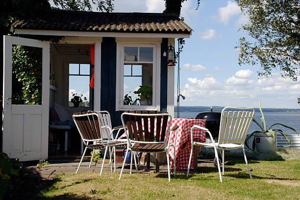 газебо в дании, lusthouse сад - gazebo стоковые фото и изображения