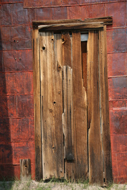 istock Old Shabby Door 172962398