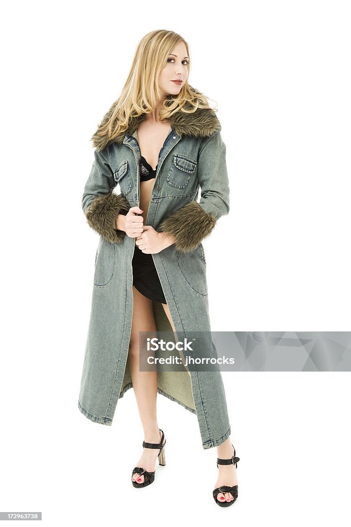 Короткая юбка, длинный жакет - Стоковые фото Джинсовая куртка роялти-фри