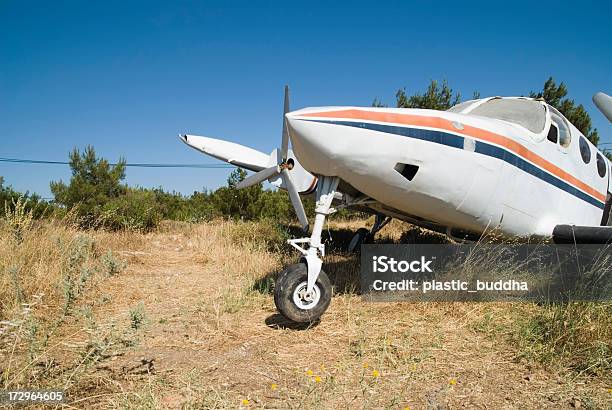 Foto de Caiu Hélice Avião e mais fotos de stock de Avião Propulsor - Avião Propulsor, Abandonado, Acidente de Avião