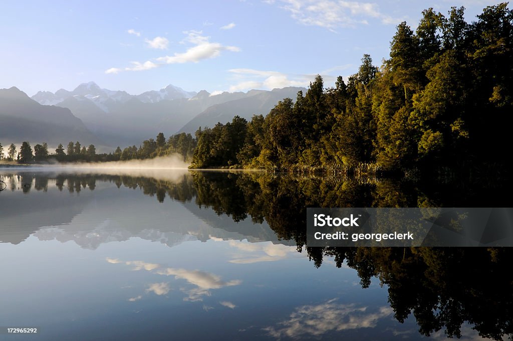 Lake Matheson odbicia - Zbiór zdjęć royalty-free (Alpy Południowe)
