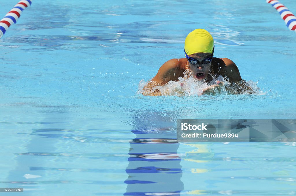 Teen feminino a acidente vascular cerebral Natação - Royalty-free Nadar Foto de stock