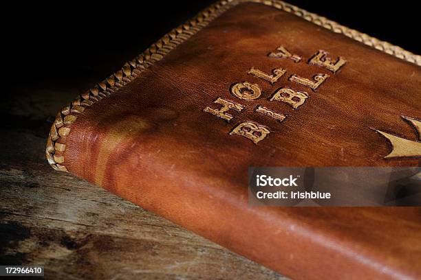 Old Fashion Библия — стоковые фотографии и другие картинки Библия - Библия, Дикий Запад, Без людей