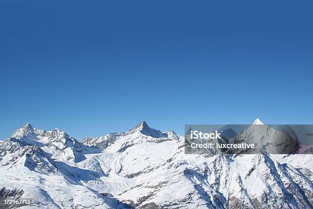 Foto de Montanhas e mais fotos de stock de Alpes europeus - Alpes europeus, Cena Não-urbana, Conceito