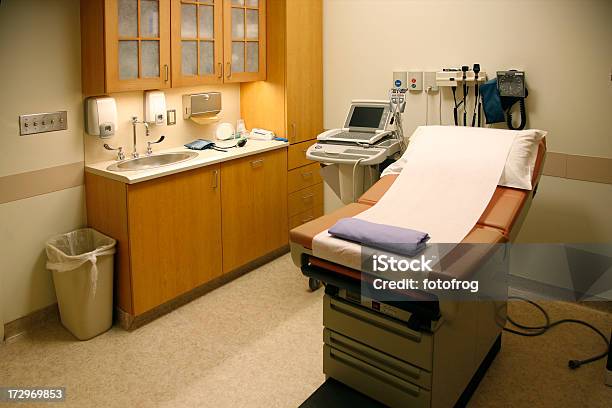 Sala De Exame - Fotografias de stock e mais imagens de Consultório Médico - Consultório Médico, Ninguém, Vazio