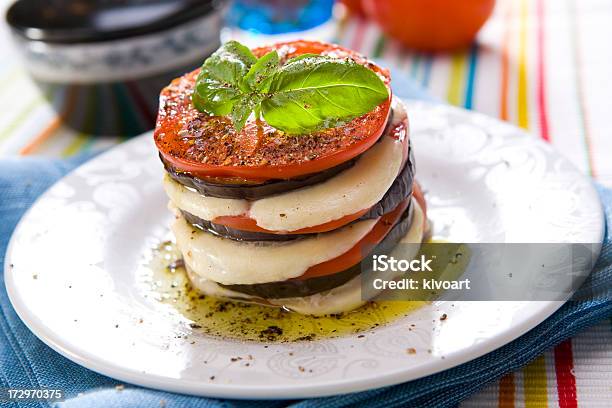 Melanzana Con Mozzarella - Fotografie stock e altre immagini di Melanzana - Melanzana, Mozzarella, Pomodoro