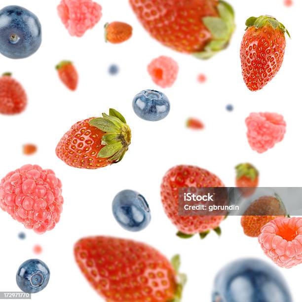 Berry Wybuch - zdjęcia stockowe i więcej obrazów Owoc - Owoc, Spadać, Białe tło