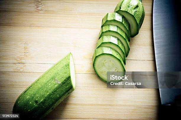 Preparazione Di Alimenti - Fotografie stock e altre immagini di Fetta - Fetta, Zucchino, Cibi e bevande