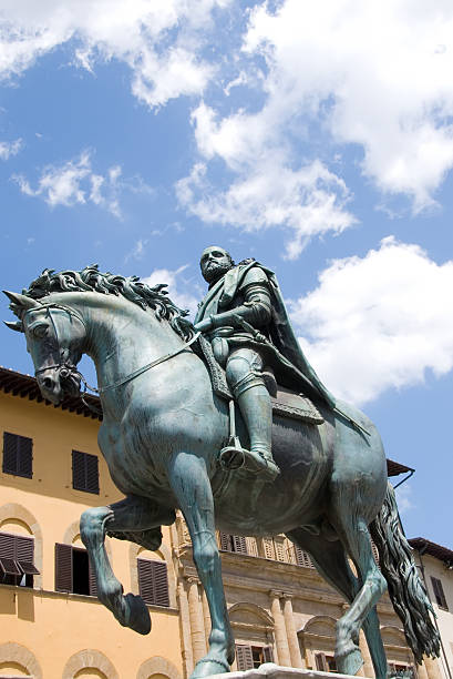equestrian statue of cosimo ich - giambologna stock-fotos und bilder
