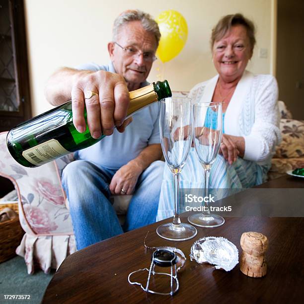 Ruhestand Senior Feier Stockfoto und mehr Bilder von 60-69 Jahre - 60-69 Jahre, 65-69 Jahre, 70-79 Jahre