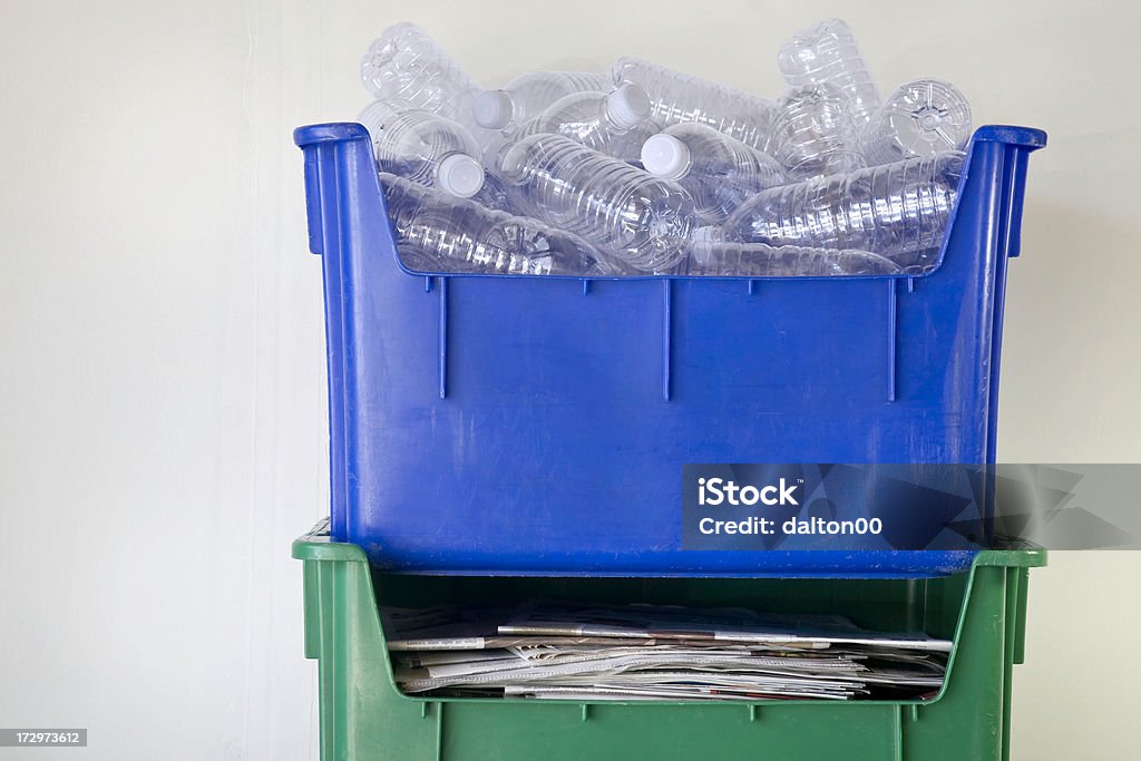 Riciclare II - Foto stock royalty-free di Bidone per il riciclaggio