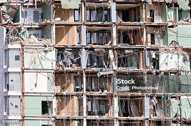 Zerstörten Gebäude Serie Stockfoto und mehr Bilder von Baugewerbe - Baugewerbe, Außenaufnahme von Gebäuden, Bombenanschlag