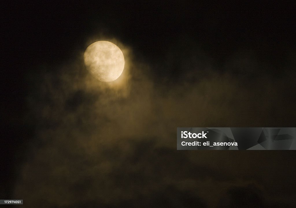 Cielo nocturno y luna llena - Foto de stock de Embrujado libre de derechos