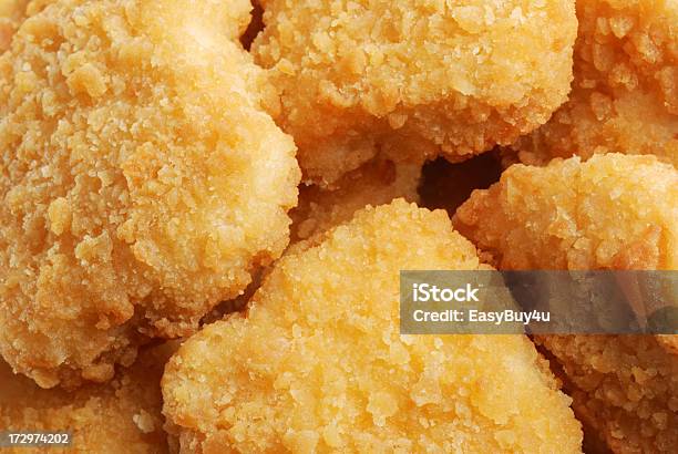 Pollo Frito Primer Plano Foto de stock y más banco de imágenes de Nugget de pollo - Nugget de pollo, Alimento, Cena