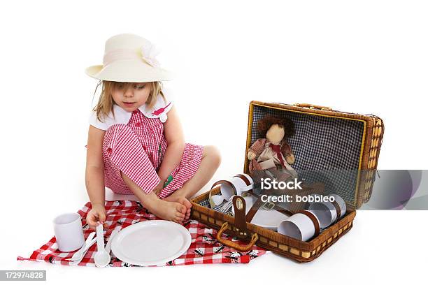 Gra Na Piknik - zdjęcia stockowe i więcej obrazów 4 - 5 lat - 4 - 5 lat, Białe tło, Dziecko