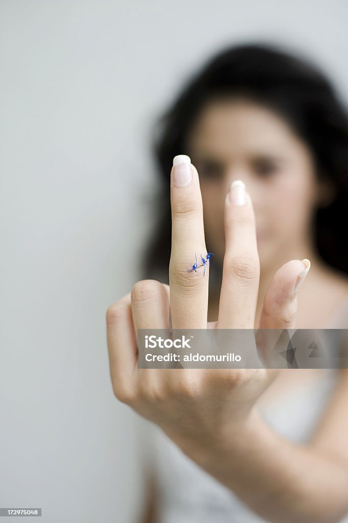 Ragazza con punti di sutura - Foto stock royalty-free di Adolescente