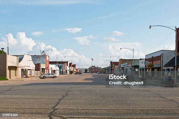 Oeste De Texas Ciudad Foto de stock y más banco de imágenes de Ciudad pequeña estadounidense - Ciudad pequeña estadounidense, Texas, Calle