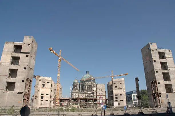 Cathedral and demolition site of the Republikpalast