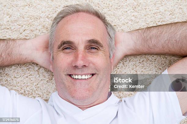 Foto de Sorrindo Homem Closeup e mais fotos de stock de 50 Anos - 50 Anos, Adulto, Adulto de idade mediana