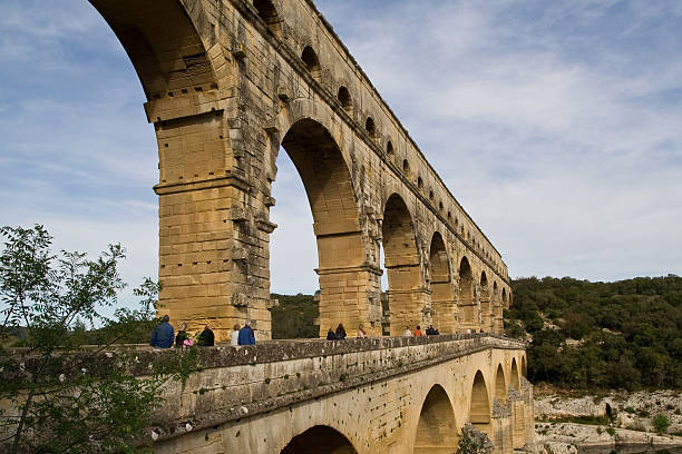 ponte do grad - aqueduct languedoc rousillon ancient rome stability imagens e fotografias de stock