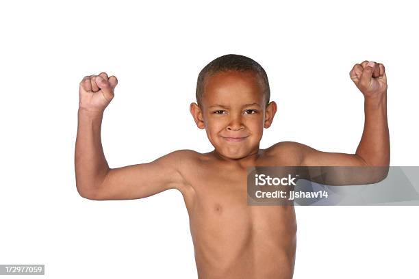 Mały Chłopiec Napinać - zdjęcia stockowe i więcej obrazów Dziecko - Dziecko, Napinać mięśnie, Muskulatura