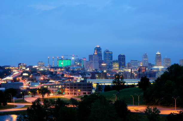 istock Kansas City Skyline at Dusk 172978712