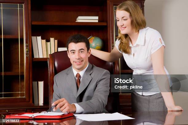 Foto de Trabalhadores De Escritório e mais fotos de stock de Adulto - Adulto, Agenda pessoal, Agente de atendimento ao cliente