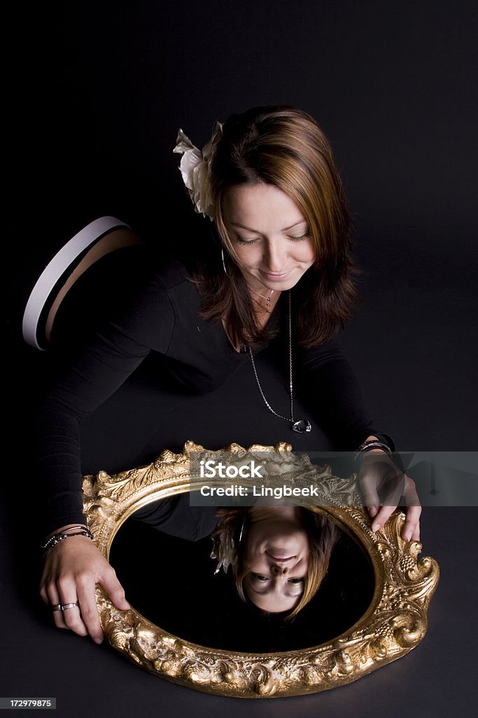 Amour dans un miroir - Photo de 18-19 ans libre de droits