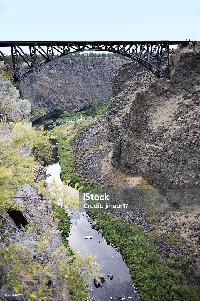 Crooked-river-Eisenbahnbrücke mit Fluss genießen. - Lizenzfrei Brücke Stock-Foto