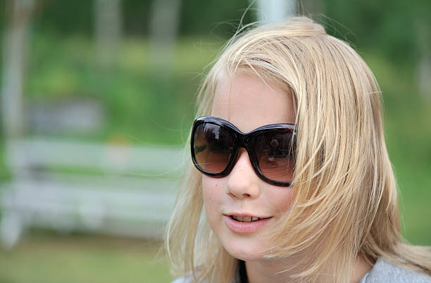 istock Girl with sunglasses 172981004