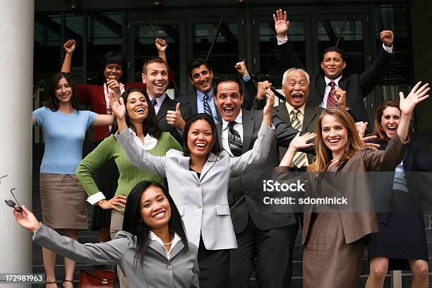 Entusiasmado Negócios Pessoas - Fotografias de stock e mais imagens de Grupo multiétnico - Grupo multiétnico, Ao Ar Livre, Colleague