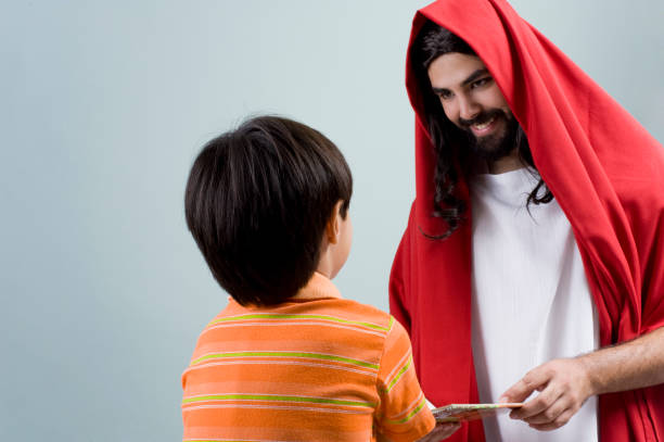 istock listening the history 172982405