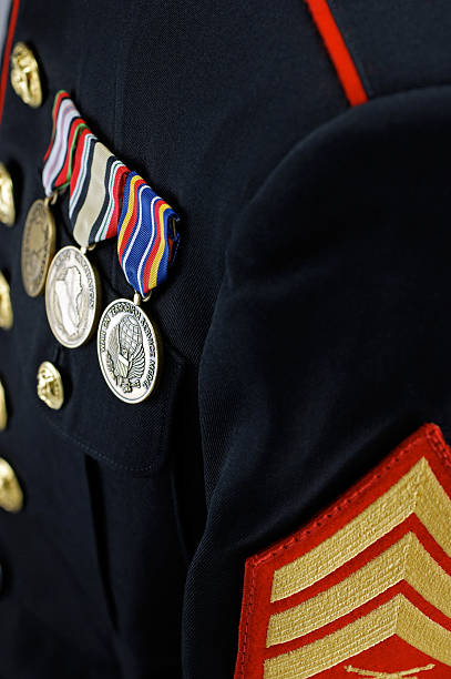 uniti uniforme marino camicetta con medaglie - marines uniform medal armed forces foto e immagini stock