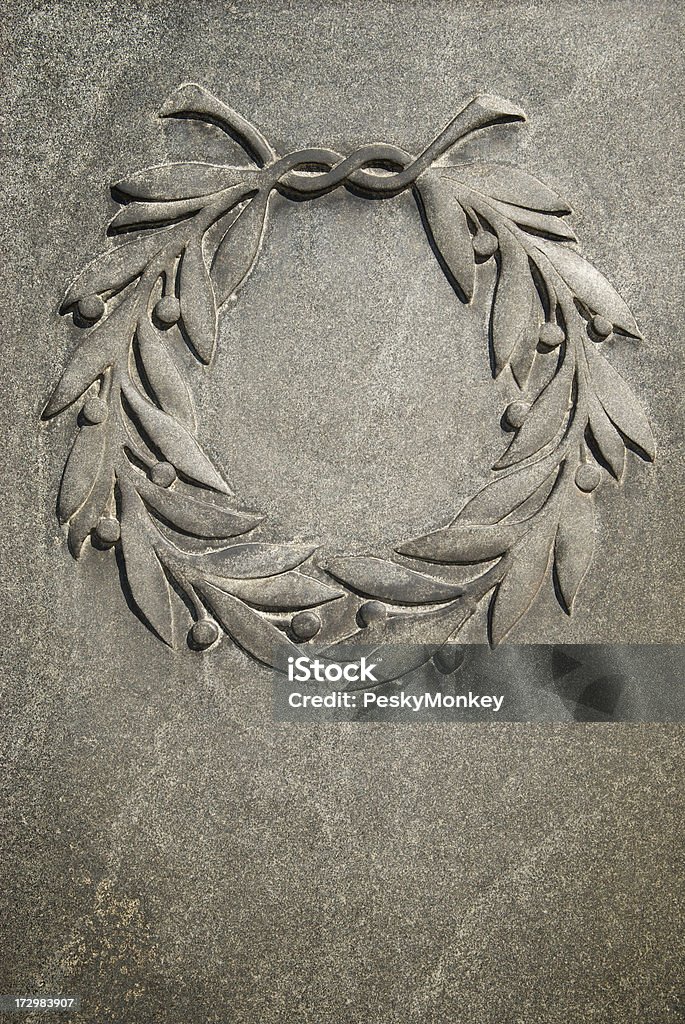 Coroa de Louro na pedra Vertical - Royalty-free Coroa de Louro Foto de stock