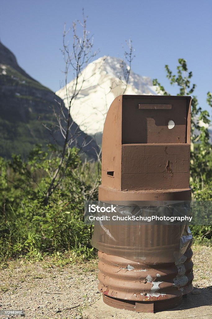 Cubo de basura turístico de parque nacional - Foto de stock de Barril libre de derechos