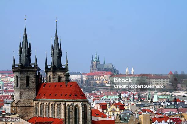 Horizonte De Praga - Fotografias de stock e mais imagens de Ao Ar Livre - Ao Ar Livre, Arquitetura, Basílica