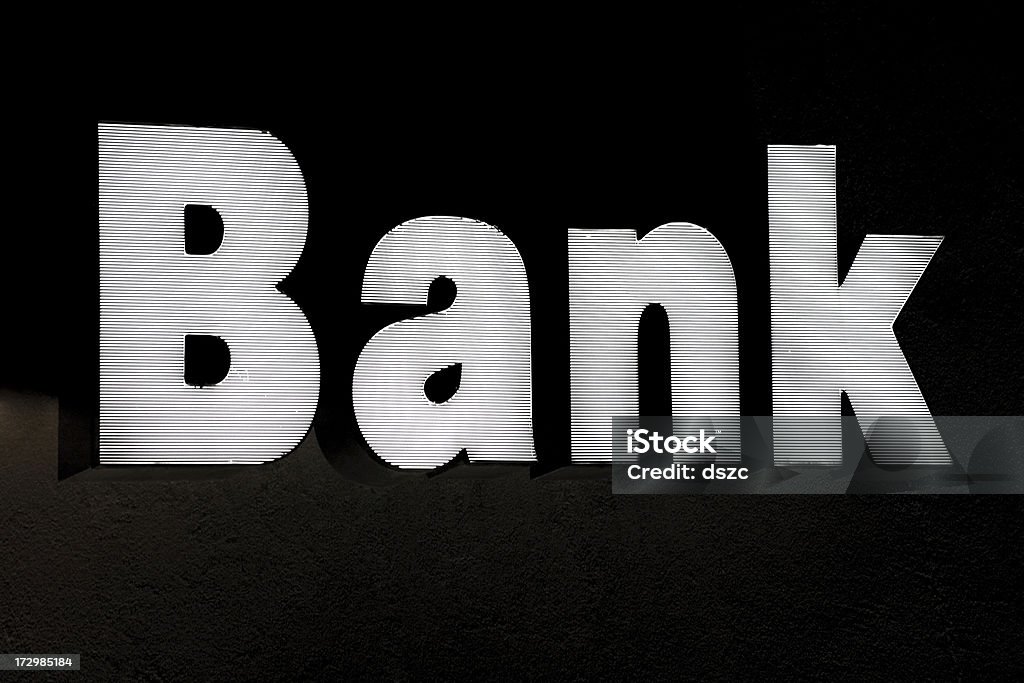 bank-Schild beleuchtet bei Nacht - Lizenzfrei Bankgeschäft Stock-Foto