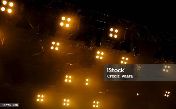 Etap Światła - zdjęcia stockowe i więcej obrazów Dym - Dym, Oświetlenie estradowe, Reflektor - Światło elektryczne