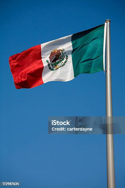 Bandeiras Do Mundo México Bandeira Nacional - Fotografias de stock e mais imagens de Alto - Descrição Física - Alto - Descrição Física, América Latina, Ao Ar Livre