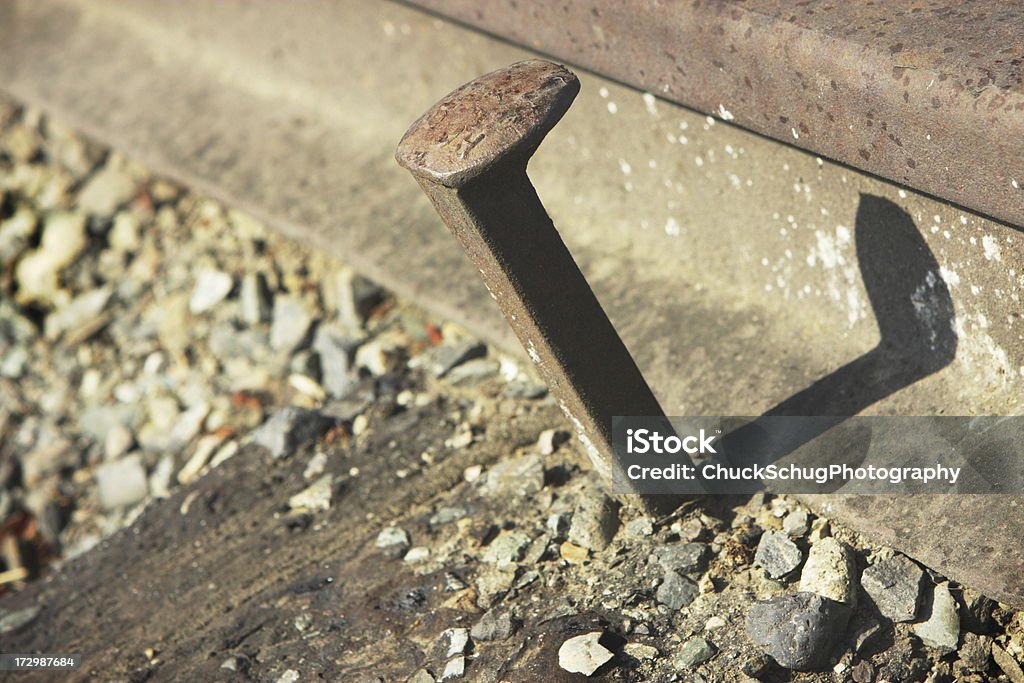 Railroad Spike trem de corrida - Foto de stock de Objeto Pontudo royalty-free